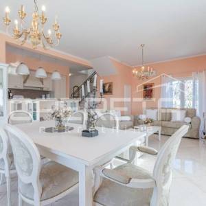 Istra, Poreč- Samostojeća kuća s bazenom i pogledom na more