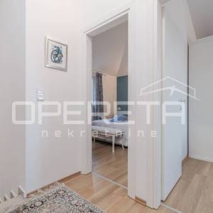 Istra, Poreč- Samostojeća kuća s bazenom i pogledom na more