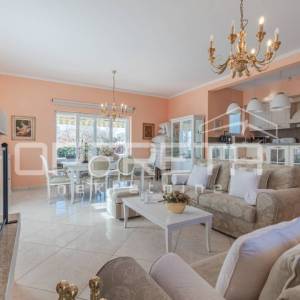 Istra, Poreč- Samostojeća kuća s bazenom i pogledom na more