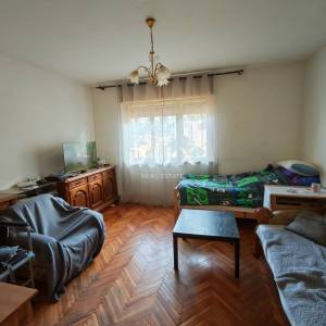 ISTRA, PULA - Samostojeća kuća s okućnicom