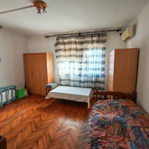 ISTRA, PULA - Samostojeća kuća s okućnicom