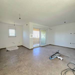 ISTRA, PULA, VALDEBEK - 2SS+DB penthouse s prostranom terasom i otvorenim pogledom na grad i zelenilo