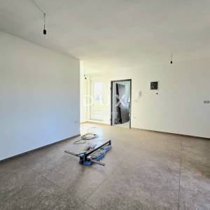 ISTRA, PULA, VALDEBEK - 2SS+DB penthouse s prostranom terasom i otvorenim pogledom na grad i zelenilo