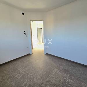 ISTRA, PULA, VALDEBEK - 2SS+DB penthouse s prostranom terasom i otvorenim pogledom na grad i zelenilo