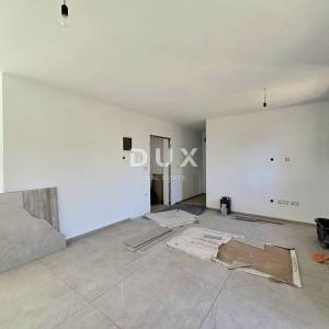 ISTRA, PULA, VALDEBEK - 2SS+DB penthouse s prostranom terasom i otvorenim pogledom na grad i zelenilo