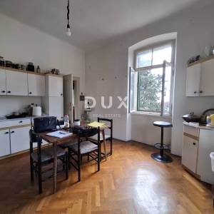 ISTRA, ROVINJ - Stan s povijesnim karakterom 300 m od mora