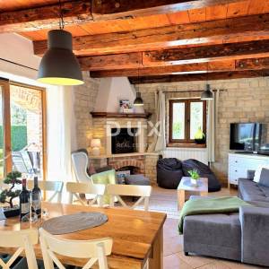 ISTRA, SVETVINČENAT – kamena vila u privatnom resortu s bazenom i pogledom na more