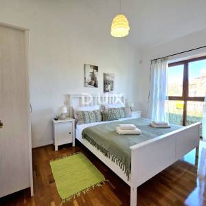 ISTRA, SVETVINČENAT – kamena vila u privatnom resortu s bazenom i pogledom na more