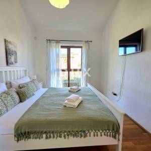 ISTRA, SVETVINČENAT – kamena vila u privatnom resortu s bazenom i pogledom na more