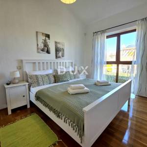 ISTRA, SVETVINČENAT – kamena vila u privatnom resortu s bazenom i pogledom na more