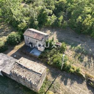 ISTRA,KRŠAN - Istarsko imanje na rubu naselja