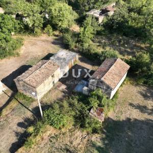 ISTRA,KRŠAN - Istarsko imanje na rubu naselja