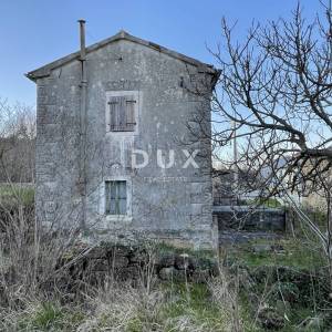 ISTRA,KRŠAN - Istarsko imanje na rubu naselja