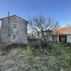 ISTRA,KRŠAN - Istarsko imanje na rubu naselja