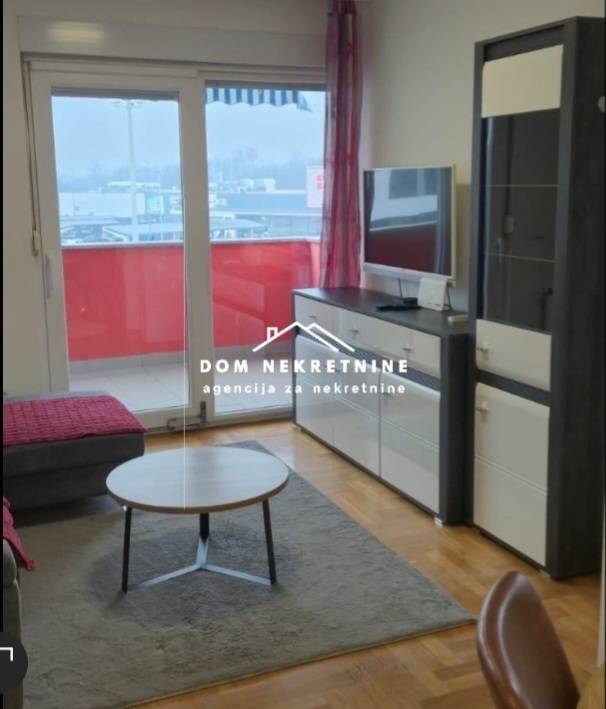 Iznajmljuje se stan u Zagrebu ( Lanište )