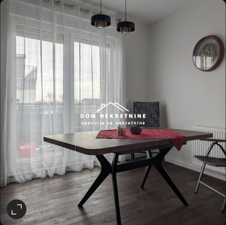 IZNAJMLJUJE SE TROSOBNI STAN U ZAGREBU ( BLATO )