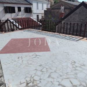 Jablanac kuća blizu mora