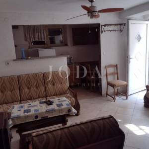 Jablanac kuća blizu mora