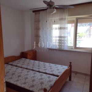 Jablanac kuća blizu mora