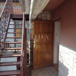 Jablanac kuća blizu mora