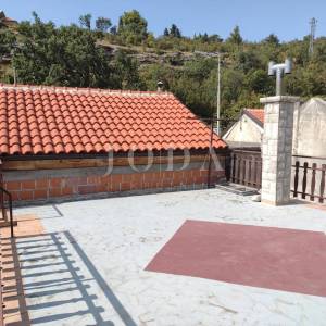 Jablanac kuća blizu mora