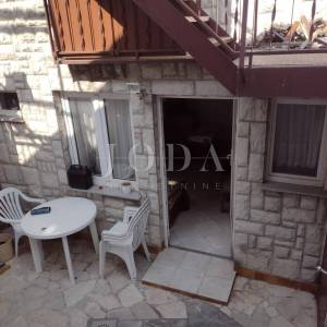 Jablanac kuća blizu mora