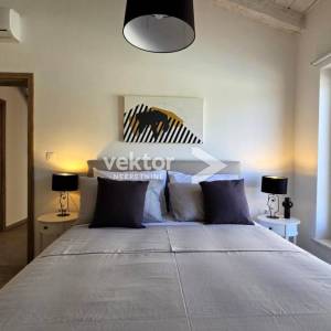 Jadranovo, atraktivna kamena kuća s bazenom i pogledom