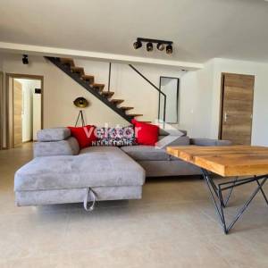 Jadranovo, atraktivna kamena kuća s bazenom i pogledom