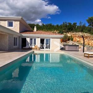 Jadranovo, atraktivna kamena kuća s bazenom i pogledom