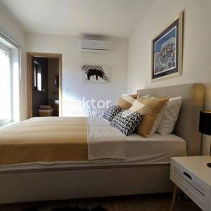 Jadranovo, atraktivna kamena kuća s bazenom i pogledom