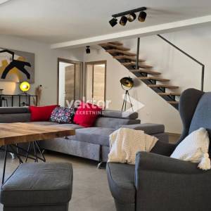 Jadranovo, atraktivna kamena kuća s bazenom i pogledom