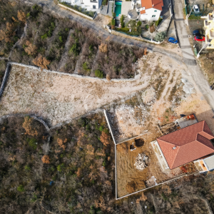 Jadranovo građevinski teren s pogledom na more