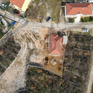 Jadranovo građevinski teren s pogledom na more