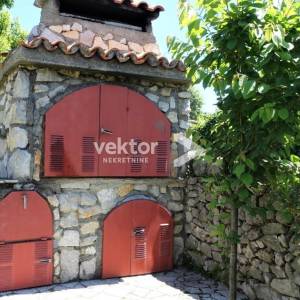 Jadranovo, kuća s pogledom na more