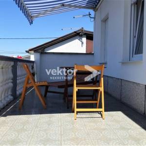 Jadranovo, kuća s pogledom na more