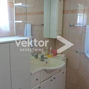 Jadranovo, kuća s pogledom na more