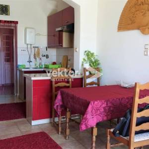 Jadranovo, kuća s pogledom na more