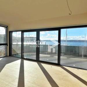 Jadranovo, prvi red do mora! 