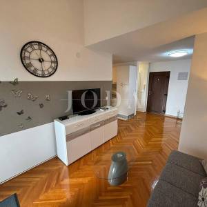 Jadranovo stan s balkonom