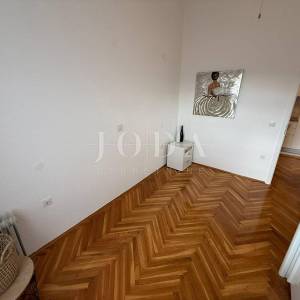 Jadranovo stan s balkonom