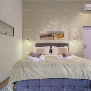 Jedinstvena lokacija. Stan sa 3 zasebne jedinice . Strogi centar Pule. Tržnica.