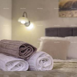 Jedinstvena lokacija. Stan sa 3 zasebne jedinice . Strogi centar Pule. Tržnica.