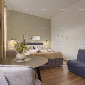 Jedinstvena lokacija. Stan sa 3 zasebne jedinice . Strogi centar Pule. Tržnica.