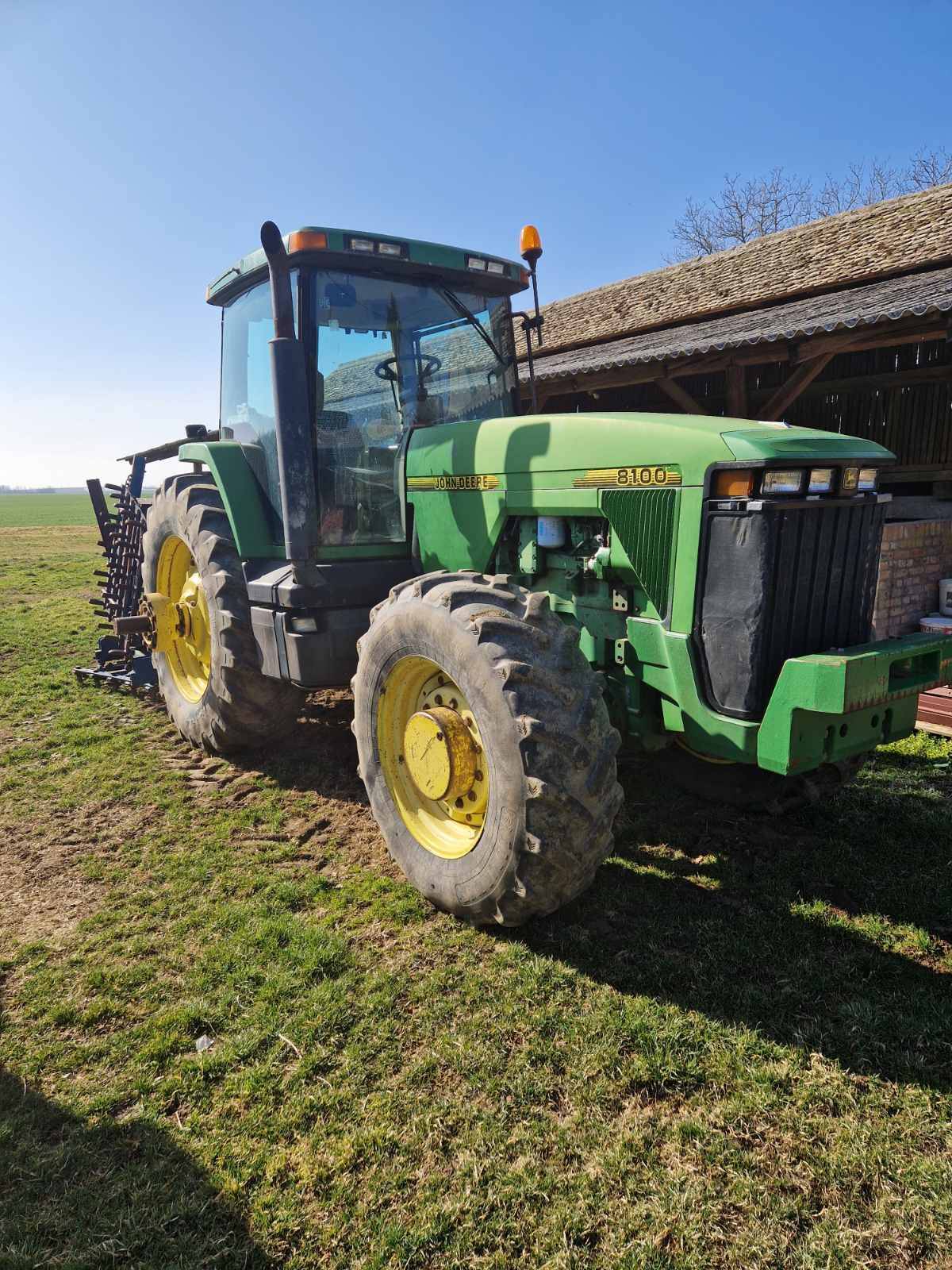 John Deere 8100
