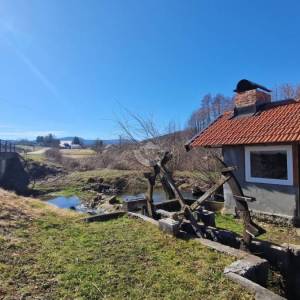 Josipdol, kuća s apartmanima, 400 m2