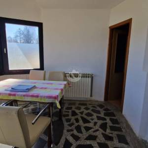 Josipdol, kuća s apartmanima, 400 m2