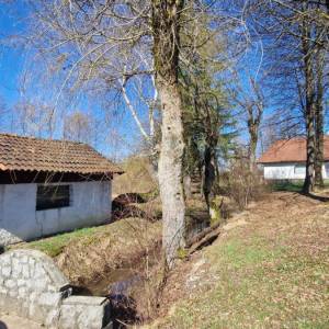 Josipdol, kuća s apartmanima, 400 m2