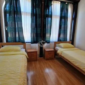 Josipdol, kuća s apartmanima, 400 m2