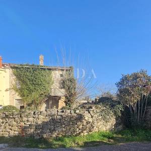 Kamena istarska kuća za adaptaciju,SVETVINČENAT okolica