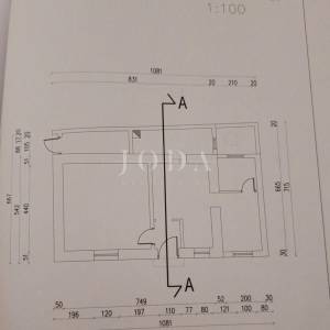 Kamena kuća okružena zelenilom,Labin okolica